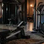 Appareil de sport qui fait travailler tout le corps : rameur, vélo elliptique et homegym