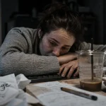 Signes du surmenage : fatigue, sommeil, réveil 03:17
